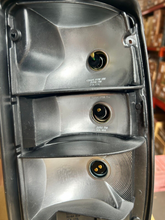 Load image into Gallery viewer, NEW TAIL LIGHT REAR REPLACEMENT FOR HILUX RN85 88-97 LH+RH WELLBACK ONLY