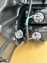 Load image into Gallery viewer, NEW TAIL LIGHT REAR REPLACEMENT FOR HILUX GUN/GGN/TGN 5/15-5/2020, TY631920RH-CN