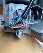 Load image into Gallery viewer, NEW TAIL LIGHT REAR REPLACEMENT FOR HILUX KUN/GGN/TGN 7/11-4/15, LH+RH, PAIR