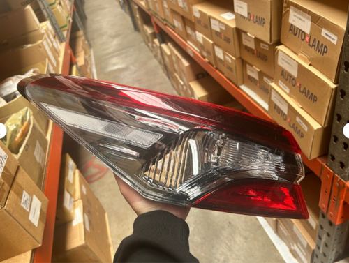 NEW TAIL LIGHT REAR REPLACEMENT CAMRY ASV70-II 03/21-ON SMOKY NON LED TYPE LH