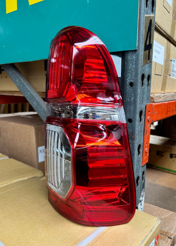 NEW TAIL LIGHT REAR REPLACEMENT FOR HILUX KUN/GGN/TGN 7/11-4/15, LH+RH, PAIR