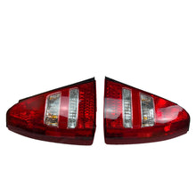 Load image into Gallery viewer, Subaru Forester Tail Light RIGHT 7/2002-08/2005  (SU550220-RH)