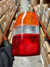 Load image into Gallery viewer, NEW TAIL LIGHT REAR REPLACEMENT TRITON 10/96-5/01 AMBER/CLAR/RED LH+RH MB590620