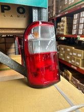 Load image into Gallery viewer, NEW TAIL LIGHT REAR REPLACEMENT HILUX RN140 CLEAR/RED 97-05 RH+LH