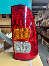 Load image into Gallery viewer, NEW TAIL LIGHT REAR REPLACEMENT HILUX KUN/GGN/TGN 2/05-5/11 LH+RH TY631520RH/LH