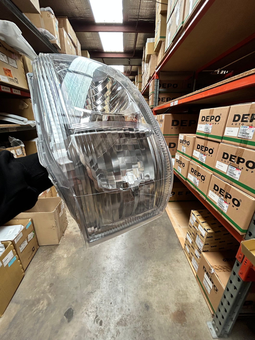 NEW TAIL LIGHT REAR REPLACEMENT FOR TOYOTA HIACE 8/10-12/13 LEFT+RIGHT HAND TY620710RH/LH