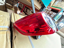Load image into Gallery viewer, NEW TAIL LIGHT REAR REPLACEMENT FOR TOYOTA COROLLA ZRE152 4/10-12/13 SEDAN RIGHT HAND TY552720RH